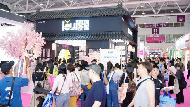 相深圳礼品展吾独友偶引领东方美学新风尚pg电子免费模拟器游戏香妆楼系列新品亮(图3)
